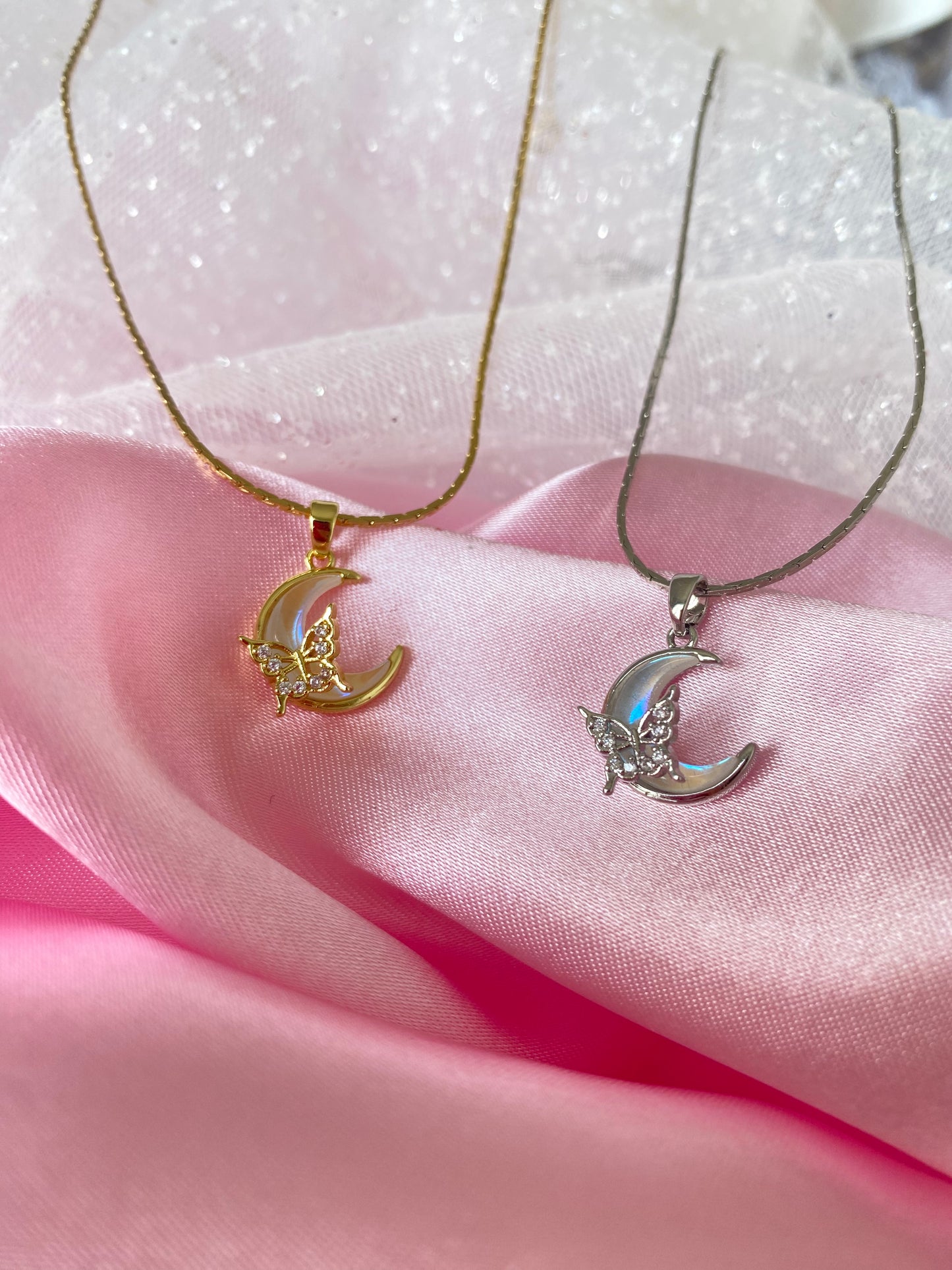 Shiny moon necklace