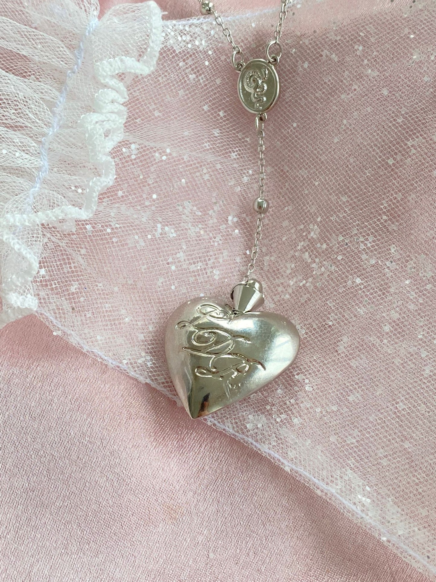 Lana Del Rey silver heart necklace