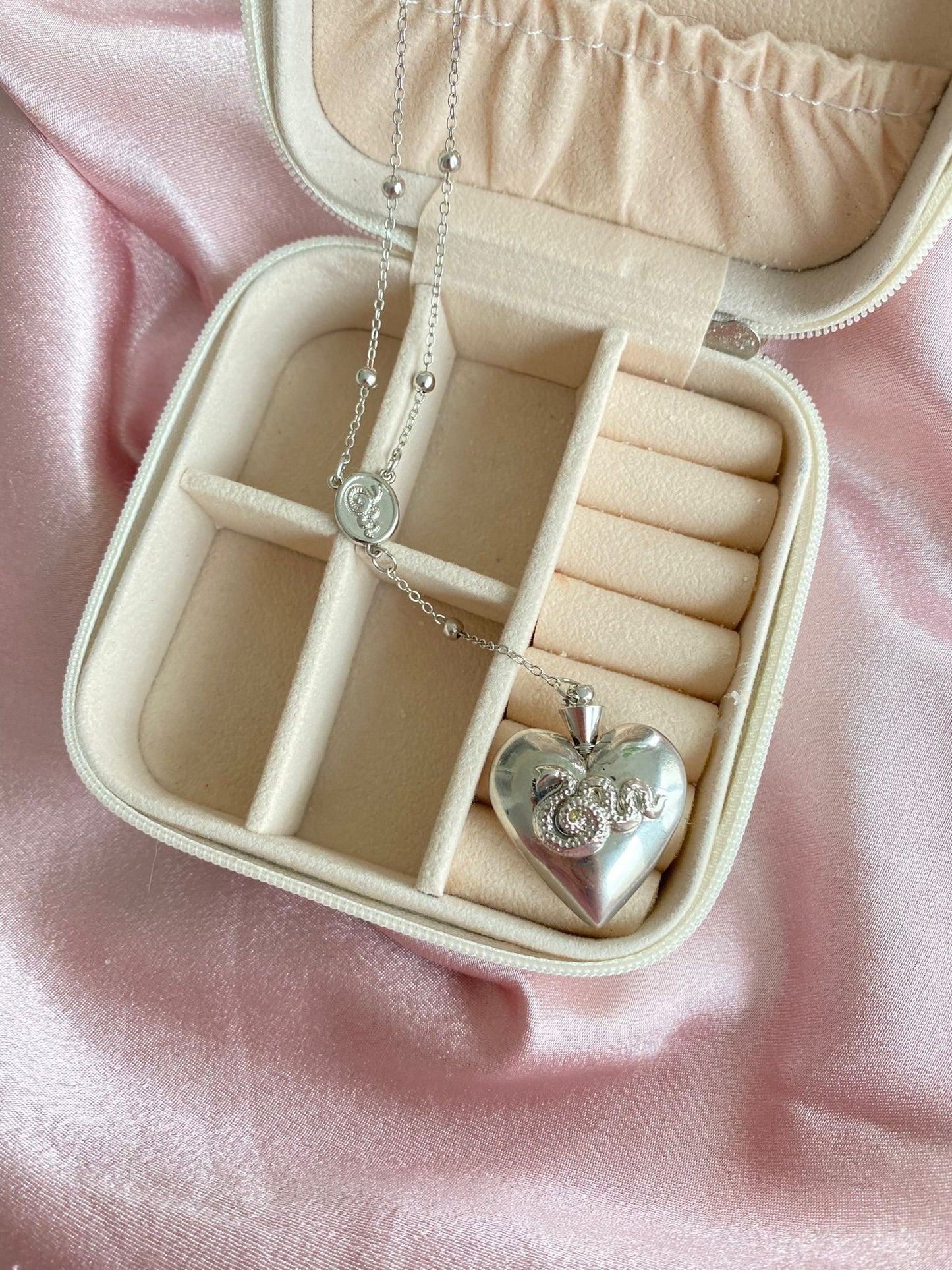 Lana Del Rey silver heart necklace