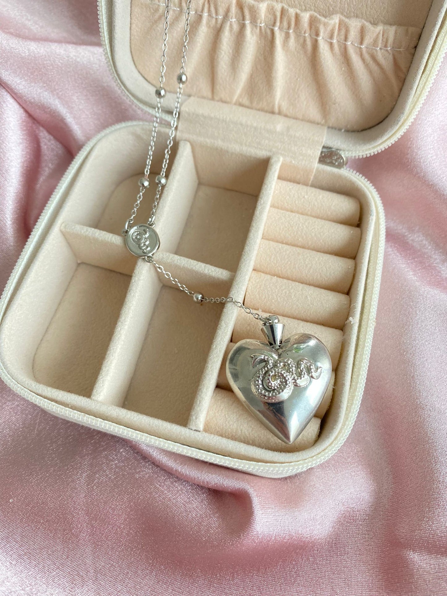 Lana Del Rey silver heart necklace